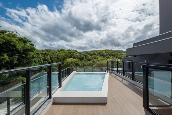 Piscina com borda infinita Lagoa Spot