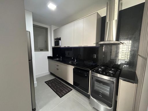 Cozinha mobiliada e equipada