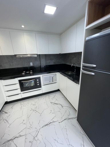 Cozinha mobiliada e equipada