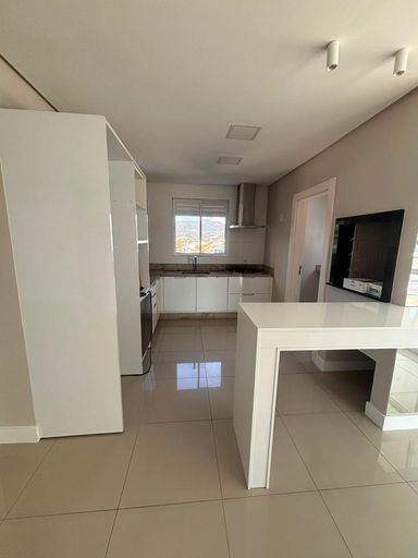 Cozinha com churrasqueira a carvão