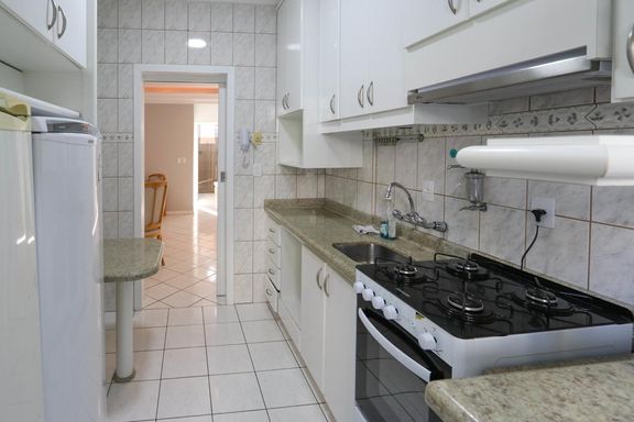 Cozinha mobiliada e equipada