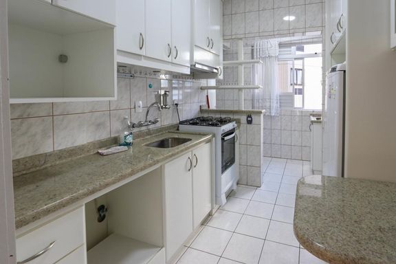 Cozinha mobiliada e equipada