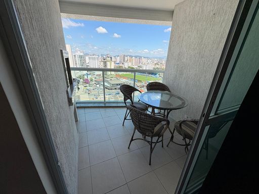 Sacada com churrasqueira a carvão