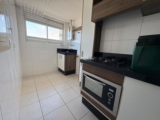 Cozinha com Cook top e forno elétrico