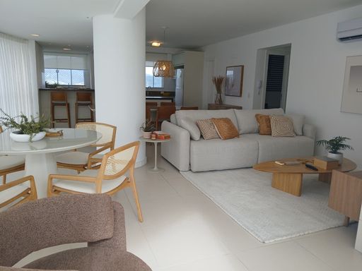 Sala de estar ampla