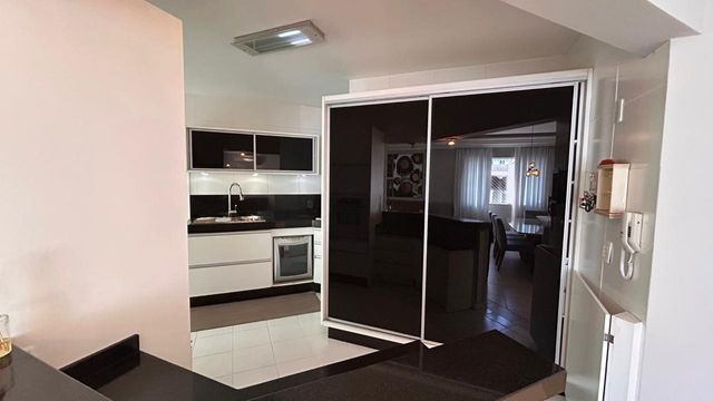 Cozinha mobiliada e equipada