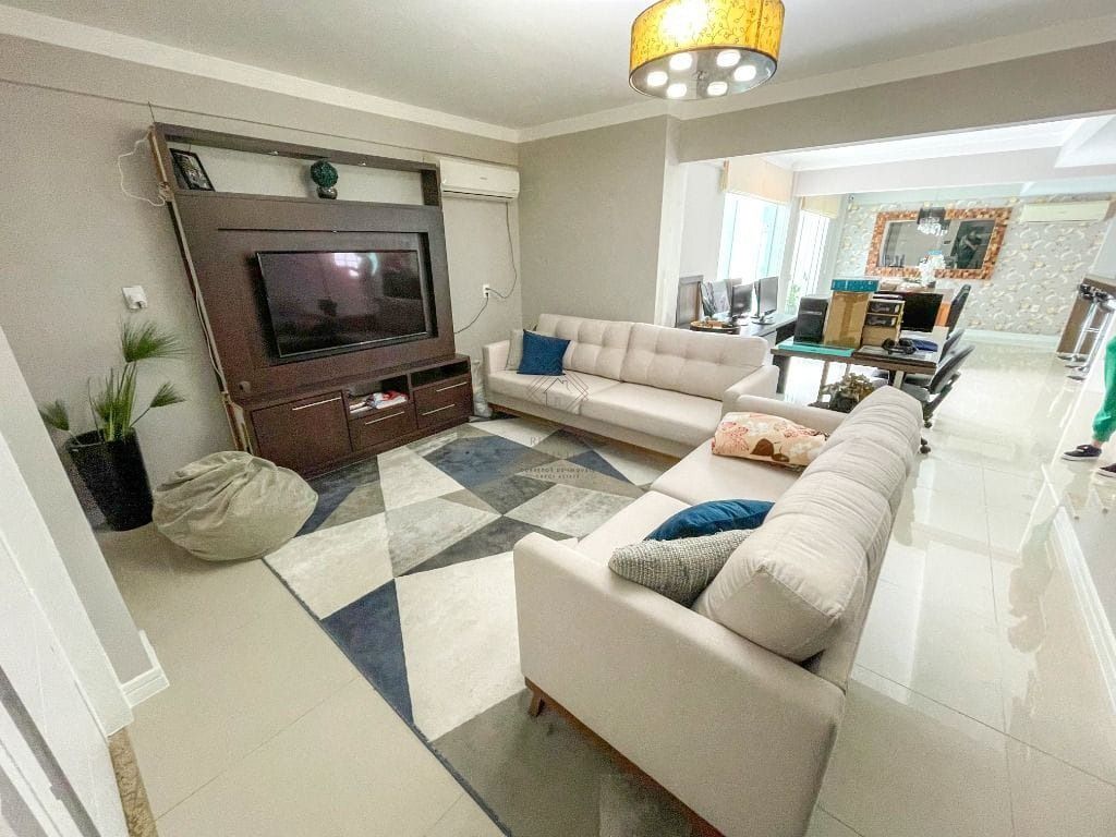 Casa, 4 quartos, 170 m² - Foto 1