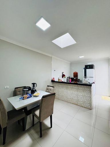 Sala de jantar e cozinha
