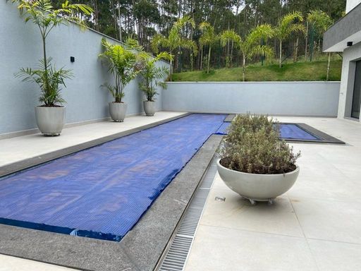 Piscina de raia com prainha