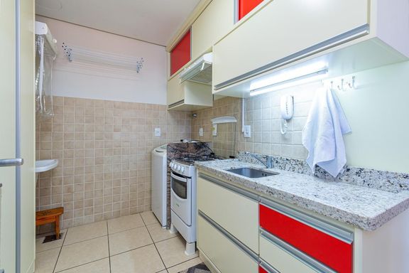 cozinha com  área de serviço