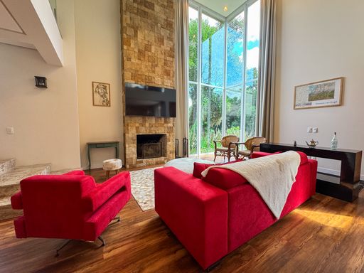 Sala de estar com lareira