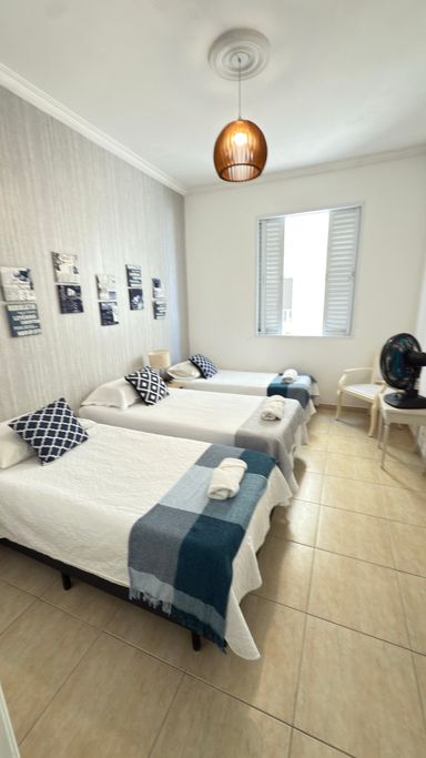 Quarto 2 - 3 camas de solteiro