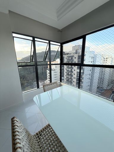 Sala de Jantar integrada com a sala de estar