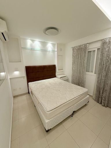 Suíte 3 - cama box, armários, ar condicionado.