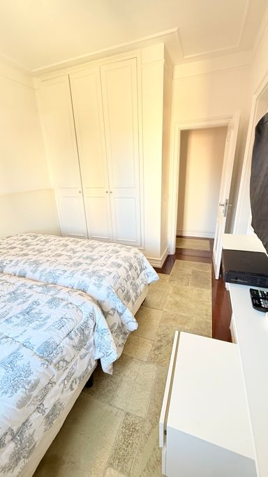 Suite 1 - sacada, 2 camas de casal. arma´rios embutidos, TV e climatizada.