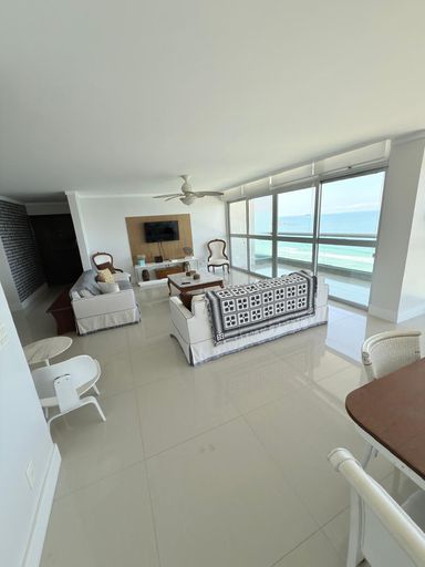 Sala para 3 ambientes e todos integrados