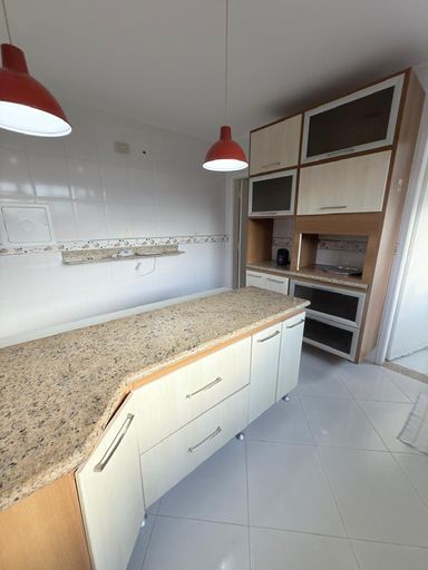 Cozinha com armários