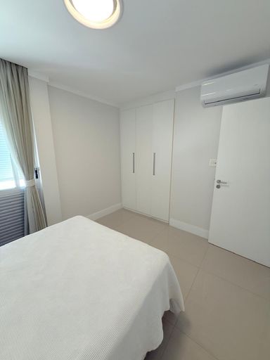 Quarto 2 - com armários embutidos e climatizado