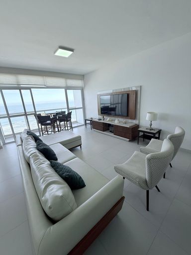 Ambientes integrados, 2 salas de estar e 1 sala de jantar