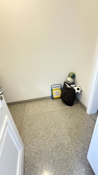 Quarto de empregada com banheiro