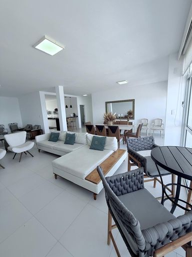 Ambientes integrados, 2 salas de estar e 1 sala de jantar