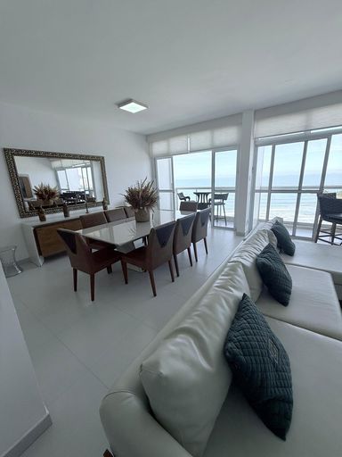 Ambientes integrados, 2 salas de estar e 1 sala de jantar