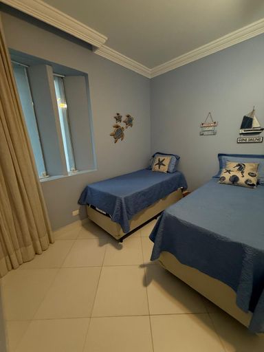Suite 2 -  Vista mar, com armários, 2 camas de solteiro e ar condicionado