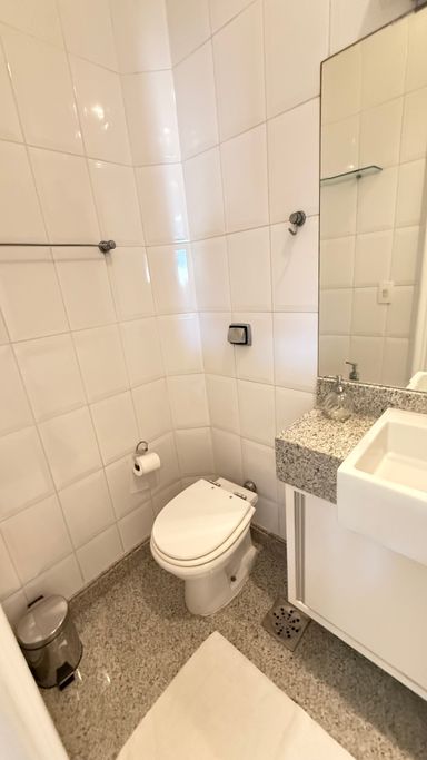 Quarto de empregada com banheiro