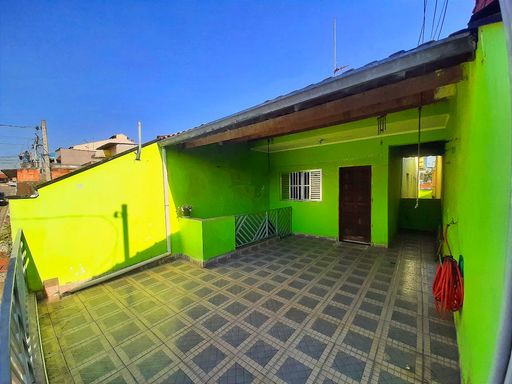 CASA 4
(6 CÔMODOS 2 BANHEIROS)