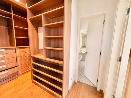 Closet suite master