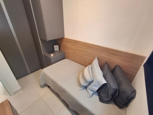 Suite 01