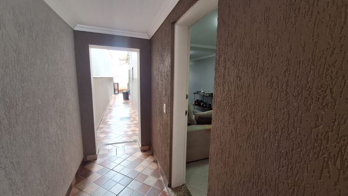 hal de entrada sala, corredor lateral e quintal