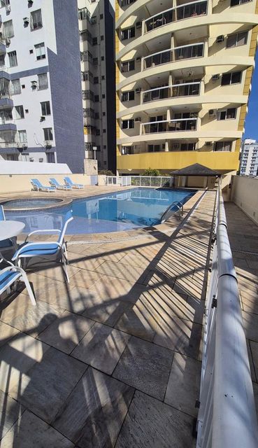 Piscina de adulto e infantil