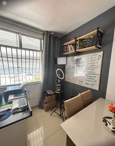 Home office compacto e funcional