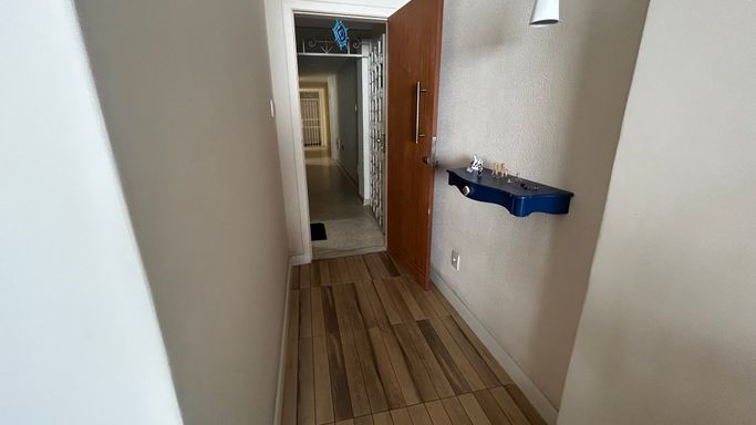 Hall de acesso à sala de estar de estar