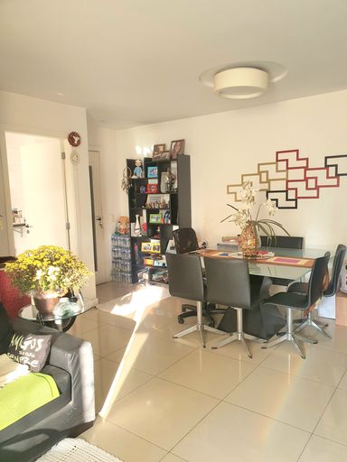 sala com ambiente de jantar