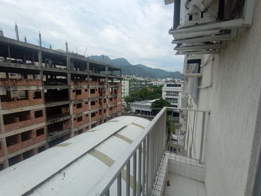 Vista livre da sacada.