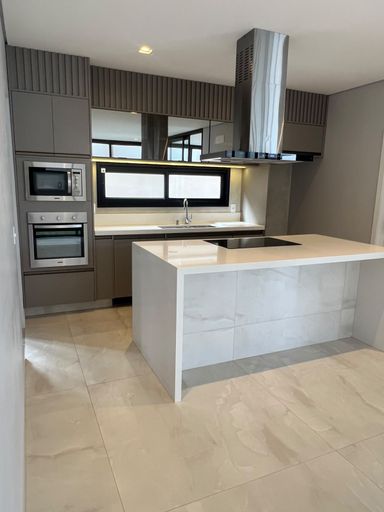 Cozinha completa e moderna