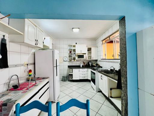 Casa Triplex à Venda com 5 Quartos no Granbery – R$ 449.000
📍 Rua Doutor José Murilo Neto, s/n – Granbery – Juiz de Fora/MG
Souza e Albano Serviços Imobiliários
📞 (32) 99829-7059 | CNPJ: 53.373.878/0001-39



#souzaealbanoservicosimobiliarios
#imobiliariasouzaealbano
#casaavendaemjuizdefora
#casatriplex
#granbery