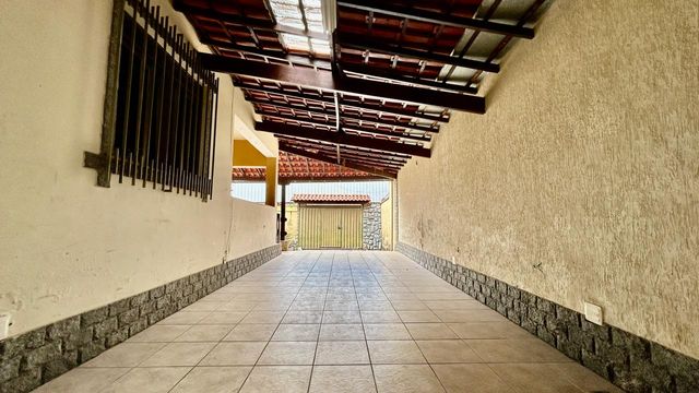 📸 DESCRIÇÃO PARA IMAGEM (inserir nas fotos do imóvel na plataforma Praedium):
Casa à venda com 5 quartos no Bandeirantes – R$ 580.000
📍 Rua Pio Antônio da Silva, 30 – Bandeirantes – Juiz de Fora/MG
Souza e Albano Serviços Imobiliários
📞 (32) 99829-7059 | CNPJ: 53.373.878/0001-39

🔖 Hashtags:

#souzaealbanoservicosimobiliarios #imobiliariasouzaealbano #casaavenda #bandeirantesjuizdefora #casaemjuizdefora