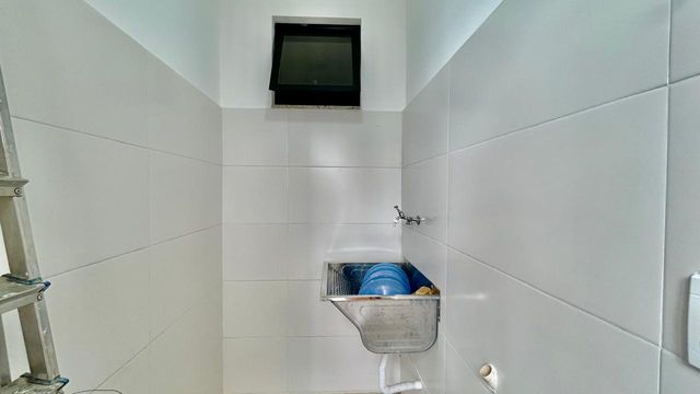 DESCRIÇÃO PARA IMAGEM (inserir nas fotos do imóvel na plataforma Praedium):
Casa à venda com 3 quartos e suíte master no São Pedro – R$ 620.000
📍 Rua Izabel Corrêa de Souza, 34 – São Pedro – Juiz de Fora/MG
Souza e Albano Serviços Imobiliários
📞 (32) 99829-7059 | CNPJ: 53.373.878/0001-39

🔖 Hashtags:
#souzaealbanoservicosimobiliarios #imobiliariasouzaealbano #casaavenda #saopedrojuizdefora #casaemjuizdefora