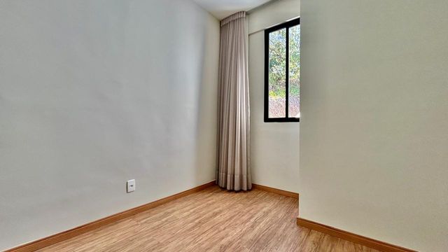 DESCRIÇÃO PARA IMAGEM (inserir nas fotos do imóvel na plataforma Praedium):
Casa à venda com 3 quartos e suíte master no São Pedro – R$ 620.000
📍 Rua Izabel Corrêa de Souza, 34 – São Pedro – Juiz de Fora/MG
Souza e Albano Serviços Imobiliários
📞 (32) 99829-7059 | CNPJ: 53.373.878/0001-39

🔖 Hashtags:
#souzaealbanoservicosimobiliarios #imobiliariasouzaealbano #casaavenda #saopedrojuizdefora #casaemjuizdefora