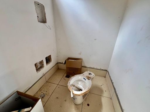 Loja à venda com 60 m² em Chácara/MG – R$ 165.000
📍 Rodovia José Portes da Silva – Chácara/MG
Souza e Albano Serviços Imobiliários
📞 (32) 99829-7059 | CNPJ: 53.373.878/0001-39

🔖 Hashtags

#souzaealbanoservicosimobiliarios
#imobiliariasouzaealbano
#lojavenda
#imovelcomercial
#chacaramg