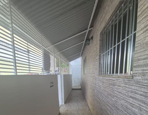 Casa à venda com 2 quartos no Bairro Ipiranga
📍 Rua Raul Corrêa Castro, 166 – Ipiranga – Juiz de Fora/MG
Souza e Albano Serviços Imobiliários
📞 (32) 99829-7059 | CNPJ: 53.373.878/0001-39