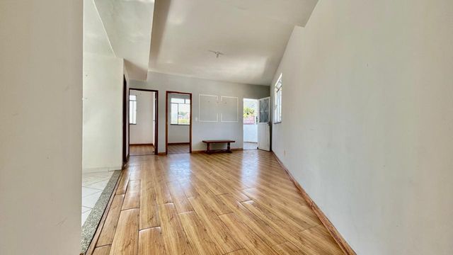 📸 DESCRIÇÃO PARA IMAGEM (Praedium):
Apartamento à venda com 2 quartos e terraço no Manoel Honório – R$ 185.000
📍 Rua João Lourenço, 40 – Manoel Honório – Juiz de Fora/MG
Souza e Albano Serviços Imobiliários
📞 (32) 99829-7059 | CNPJ: 53.373.878/0001-39

Hashtags:
#souzaealbanoservicosimobiliarios #imobiliariasouzaealbano #apartamentoavenda #manoelhonorio #imoveljuizdefora