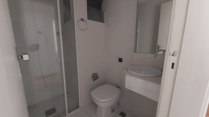 Apartamento à venda com 2 quartos (1 suíte) no Centro – R$ 420.000
📍 Rua Santo Antônio, 970 – Centro – Juiz de Fora/MG
Souza e Albano Serviços Imobiliários
📞 (32) 99829-7059 | CNPJ: 53.373.878/0001-39