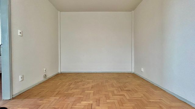 📸 **DESCRIÇÃO PARA IMAGEM (inserir nas fotos do imóvel na plataforma Praedium):**

Apartamento à venda com 2 quartos no Centro – R\$ 215.000
📍 Avenida Francisco Bernardino, 573 – Centro – Juiz de Fora/MG
Souza e Albano Serviços Imobiliários
📞 (32) 99829-7059 | CNPJ: 53.373.878/0001-39

---

\#souzaealbanoservicosimobiliarios #imobiliariasouzaealbano #apartamentoavenda #centrojuizdefora #apartamentoemjuizdefora