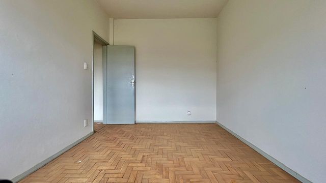 📸 **DESCRIÇÃO PARA IMAGEM (inserir nas fotos do imóvel na plataforma Praedium):**

Apartamento à venda com 2 quartos no Centro – R\$ 215.000
📍 Avenida Francisco Bernardino, 573 – Centro – Juiz de Fora/MG
Souza e Albano Serviços Imobiliários
📞 (32) 99829-7059 | CNPJ: 53.373.878/0001-39

---

\#souzaealbanoservicosimobiliarios #imobiliariasouzaealbano #apartamentoavenda #centrojuizdefora #apartamentoemjuizdefora