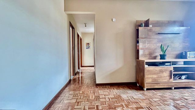 📸 DESCRIÇÃO PARA IMAGEM (inserir nas fotos do imóvel na plataforma Praedium):
Apartamento à venda com 3 quartos no Mundo Novo / Alto dos Passos – R$ 249.000
📍 Rua Nossa Senhora Auxiliadora, 75 – 4º andar – Mundo Novo / Alto dos Passos – Juiz de Fora/MG
Souza e Albano Serviços Imobiliários
📞 (32) 99829-7059 | CNPJ: 53.373.878/0001-39

Hashtags:
#souzaealbanoservicosimobiliarios #imobiliariasouzaealbano #apartamentoavenda #mundonovojuizdefora #altodospassos