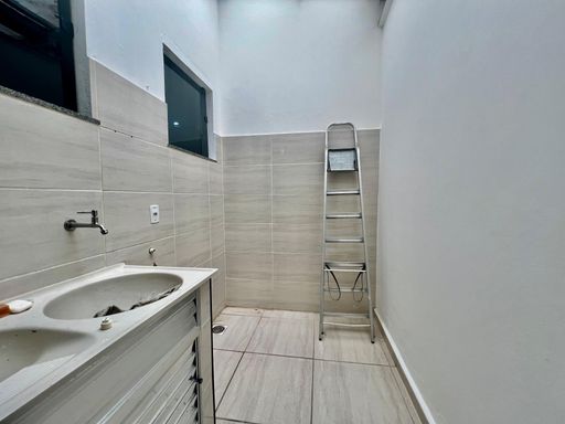 Apartamento para alugar com 2 quartos no Bom Jardim – R$ 850📍 Rua Jhimmy Herbert Lima, 60, apto 102 – Bom Jardim – Juiz de Fora/MGSouza e Albano Serviços Imobiliários📞 (32) 99829-7059 | CNPJ: 53.373.878/0001-39

#souzaealbanoservicosimobiliarios #imobiliariasouzaealbano #apartamentoaluguel #bomjardimjf #aptosemescada